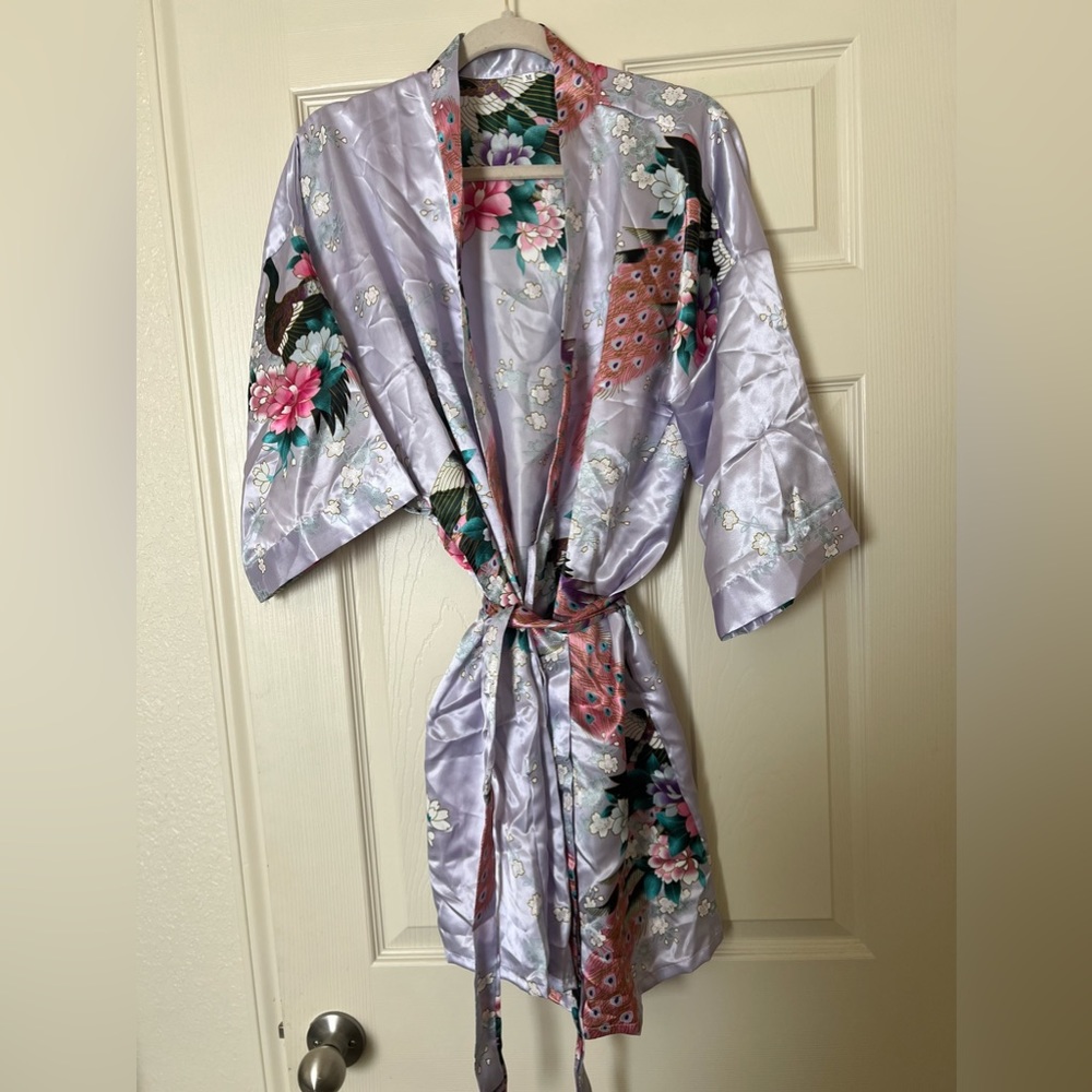 Satin Japanese style Robe - Picture 2 of 3